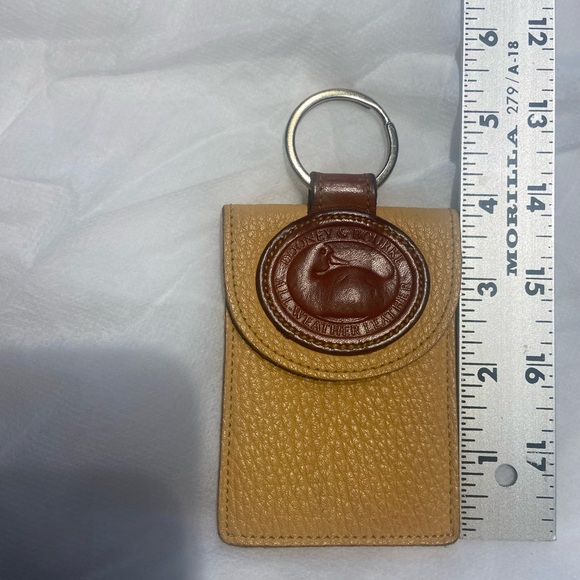 Rare Dooney & Bourke K13 Card Holder Key Fob in palomino yellow - Picture 4 of 4